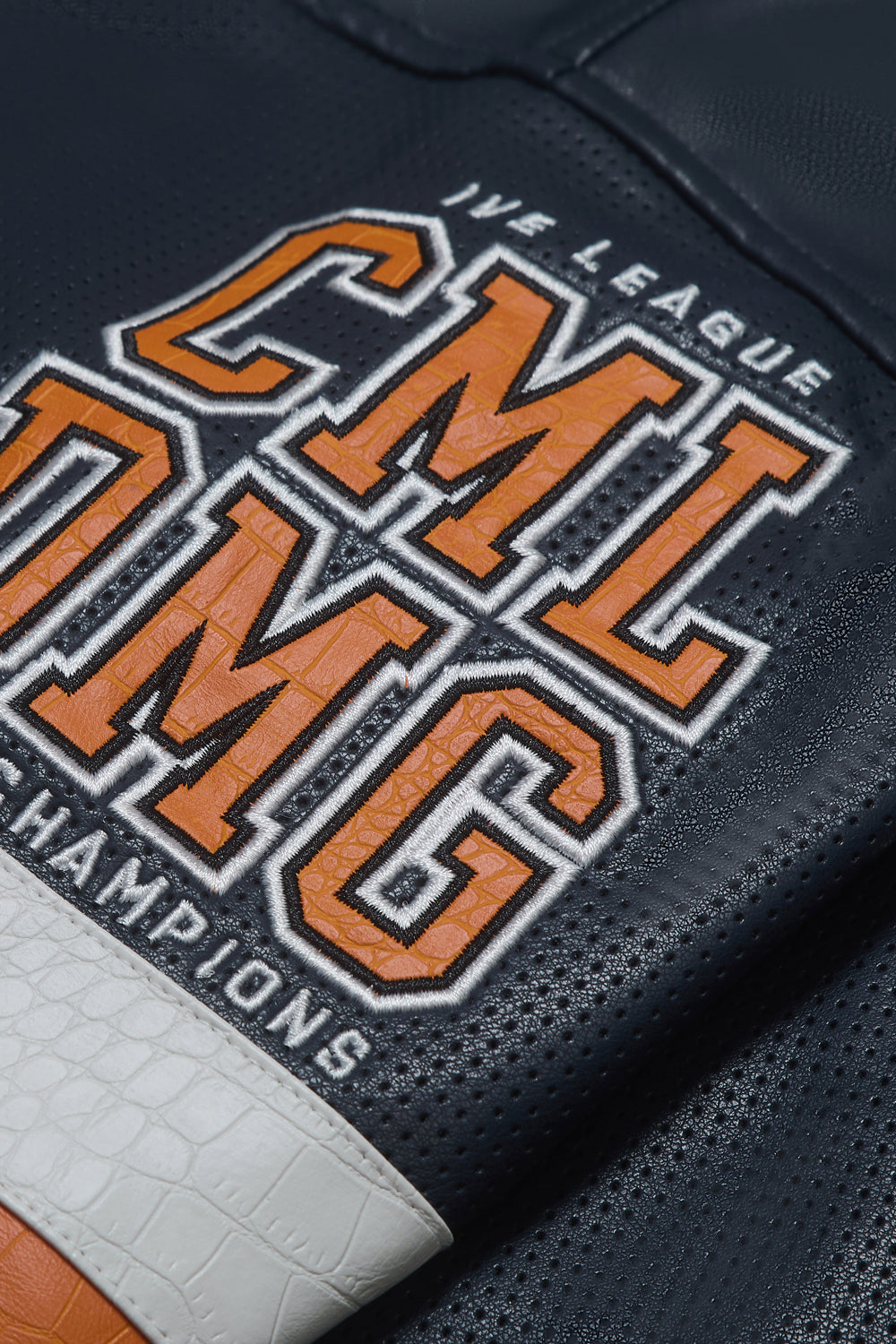 STADIUM LEATHER V NECK