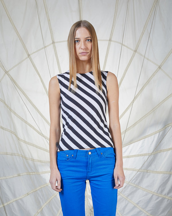 STRIPED CUT OFF SLEEVE T-SHIRT - BLACK AND WHITE
